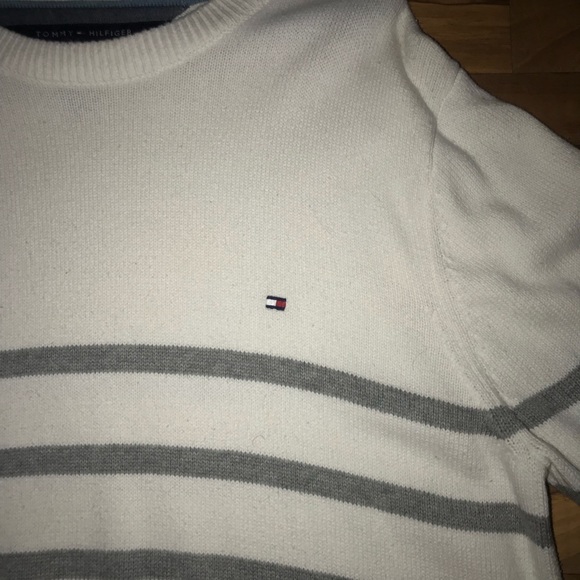 **Tommy Hilfiger Sweater size L** - Picture 2 of 2